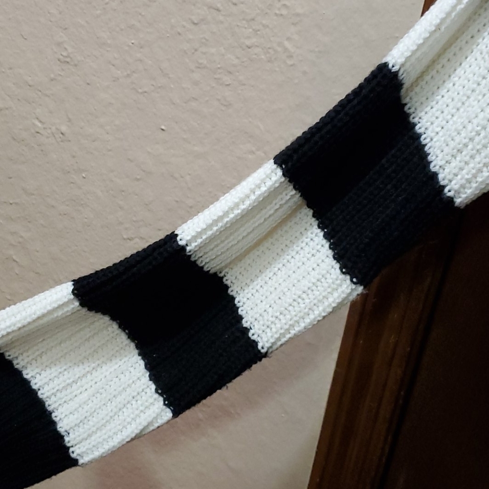 Sweater - Picture 3 of 4